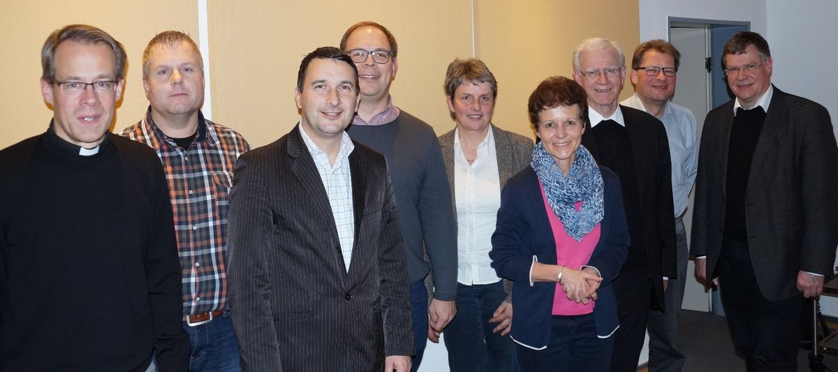 v.l.: Pfarrer Jan Kremer, Thomas Ebert, Steffen Flicker, Christoph Heigel, Beate Müller, Mechthild Struß, Generalvikar Prof. Dr. Gerhard Stanke, Egon Schütz, Domkapitular Christof Steinert